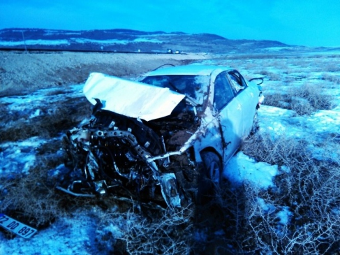 Adilcevaz'da Otomobil Takla Attı 2 Yaralı