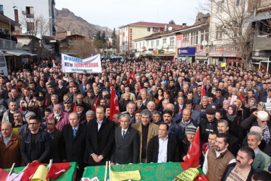 Yusufeliler'den Cenaze Namazlı Tabutlu Eylem