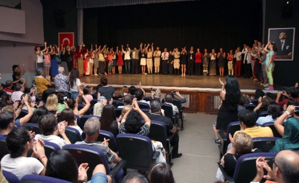 Karşıyaka Tiyatroda Rekor Peşinde