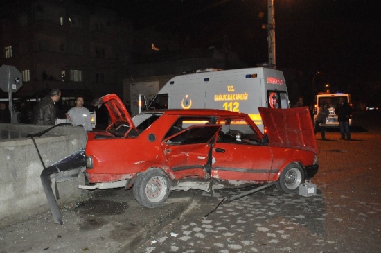 Tarsus'ta Trafik Kazasında 4 Kişi Yaralandı