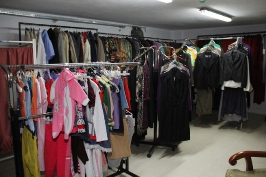 Buca'da Eşya Ve Giyim Bankası Kuruldu