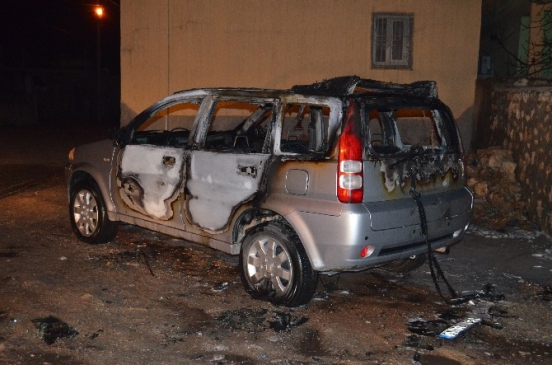 Dargeçit'te Araç Kundaklandı