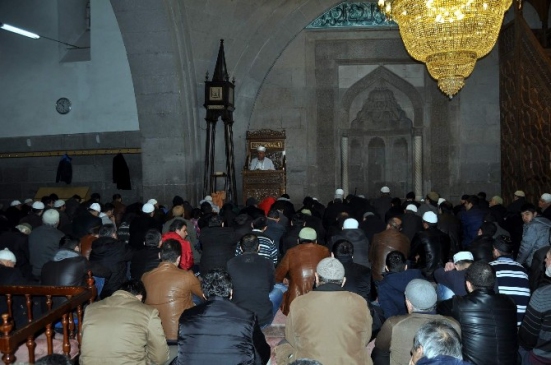 Camii Ve Gençlik Buluşması