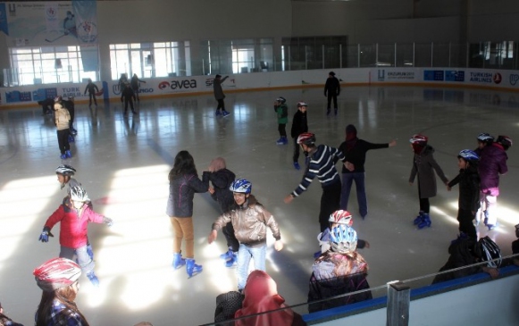 Buzda Yeşeren Hayatlar Projesi