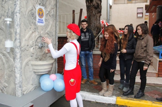 Buca'da Öğrencilere Moral Eğlencesi