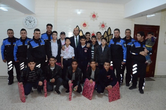 Öğrencilerden Emniyet Müdürü Şahne'ye Teşekkür Ziyareti