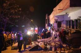 Mersin'deki iki katlı binanın çökmesi