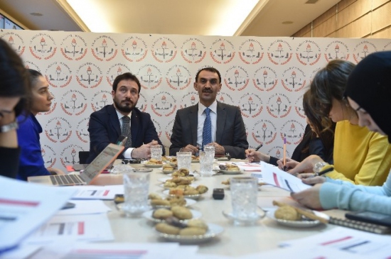 ''ortaöğretime Giden Her 100 Öğrencinin Yaklaşık 54'ü Mesleki Ve Teknik Ortaöğretim Okullarına Gidiyor''