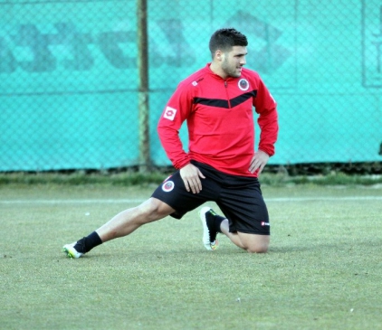 Gençlerbirliği'nin Yeni Forveti Ayağının Tozuyla İlk Antrenmanına Çıktı