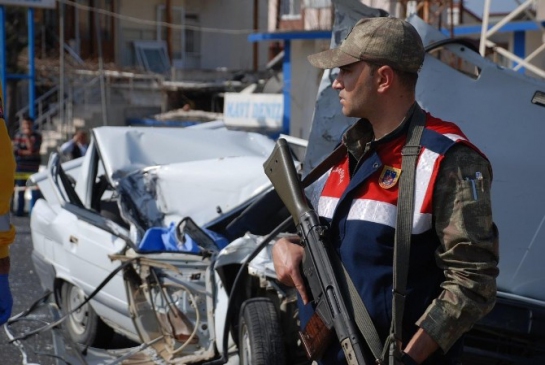 Sürücü Kalp Krizi Geçirdi Eşi Kazada Öldü