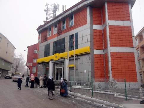 Yakılan PTT Şubesi Tekrar Açıldı