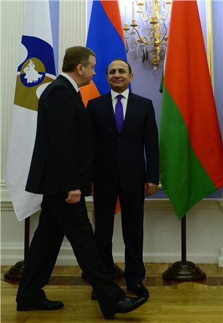 Ermenistan Başbakanı Hovik Abrahamyan - Belarus Başbakanı Andrey Kobyakov