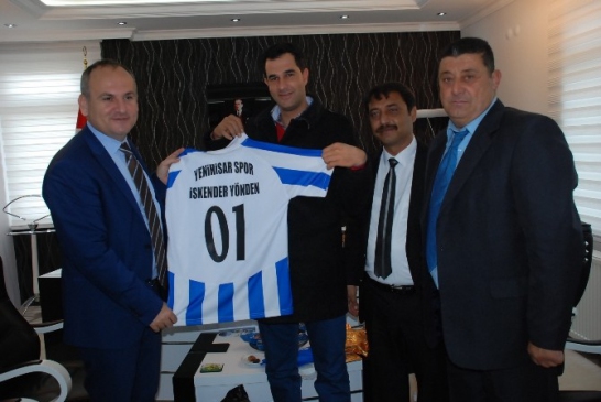Yenihisarspor'dan Kaymakam Yönden'e Formalı Ziyaret.