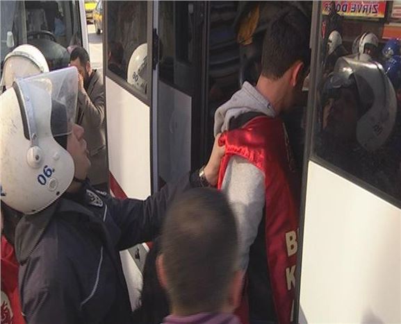 İzinsiz eyleme polis müsaade etmedi