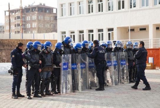 Ahlat Polisine Uygulamalı Eğitim
