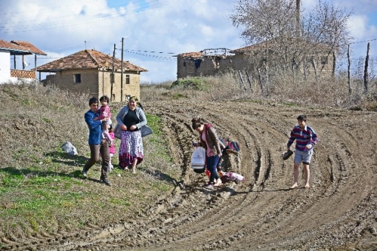 Aşağıbeşpınar Köylüleri Köprü İstiyor