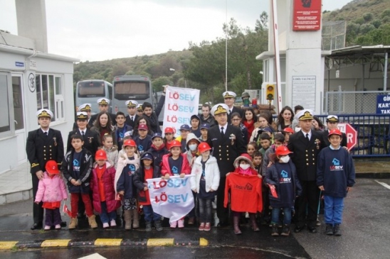 Deniz Kuvvetleri'nden Lösemili Çocuklara Moral Gezisi