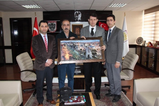 Fotoğraf Sanatçıları Derneği'nden Ayhan'a Ziyaret