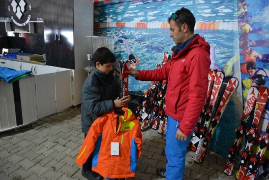 Yakutiye Belediyesi'nden Yuva Çocuklarına Kayak Eğitimi