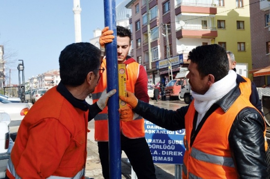 Büyükşehir Cadde Ve Sokakları Ayrıntılı Tabelalarla Donatıyor