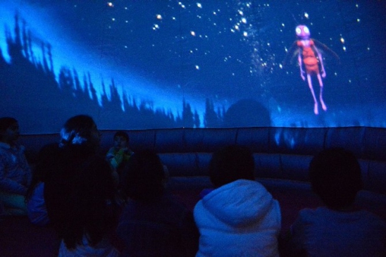 Meraklı Minikler Uzayı Keşfetti