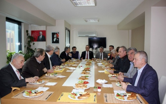 CHP Genel Başkan Yardımcısı Tezcan Eski İl Başkanlarıyla Bir Araya Geldi