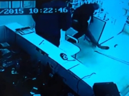 (Özel Haber) - Dükkanına Fare Giren Esnaf Soluğu Sandalyede Aldı