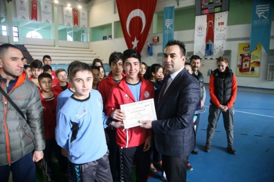 Rize'de Analig Yarı Final Voleybol Müsabakaları Başladı