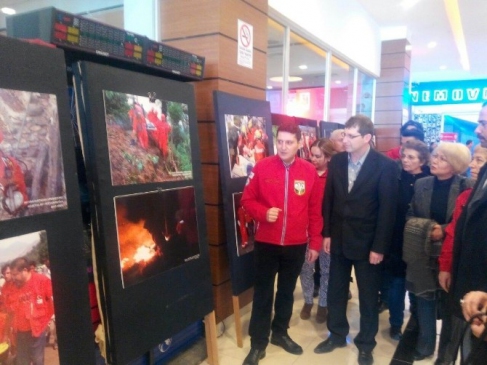 AKUT Geleceğimizi Birlikte Kurtaralım Fotoğraf Sergisi Afium'da Açıldı