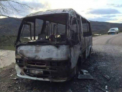 Yolcu Minibüsü Alev Alev Yandı