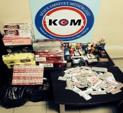 Polis Baskınında Cinsel İçerikli Hap Ve Cd Ele Geçirildi