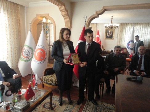 Ortadoğu Devletleri Barış Zirvesinin Eş Başkanları Yılın Ödüllerini Aldılar