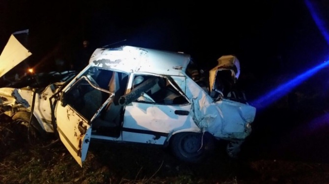 Otomobil Şarampole Uçtu 8 Yaralı