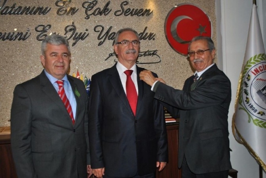 Aydın TEMA'dan Başkan Kale'ye Rozet Ve Teşekkür