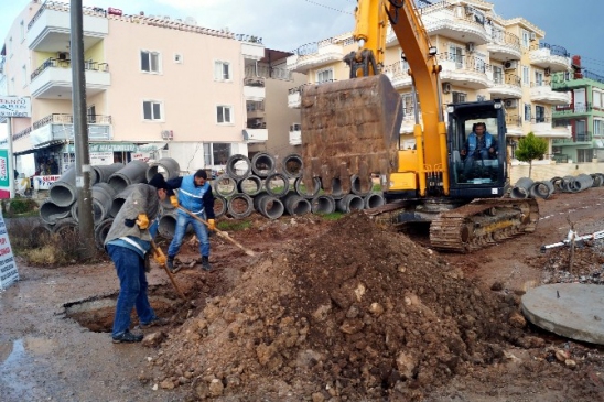 Didim'de Yağmur Suyu Hattı Yenileniyor