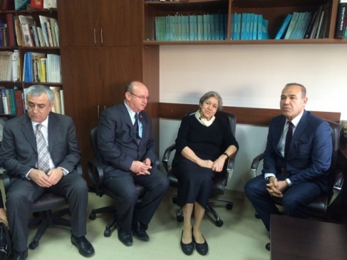 Yaşar Kemal'e Adana Heyetinden Vefa