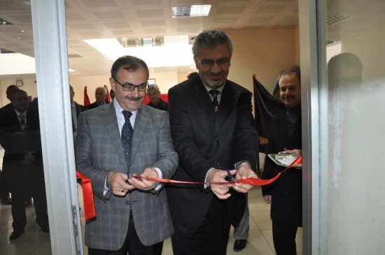 Dursunbey'de Kadınlar Ahşap Oyuncak Üretti