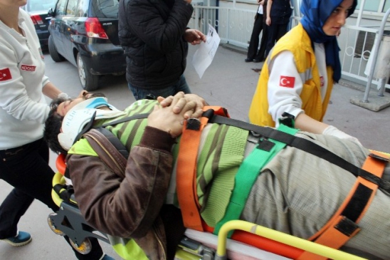 İnşaattan DÜşen İşçiyi Bareti Kurtardı