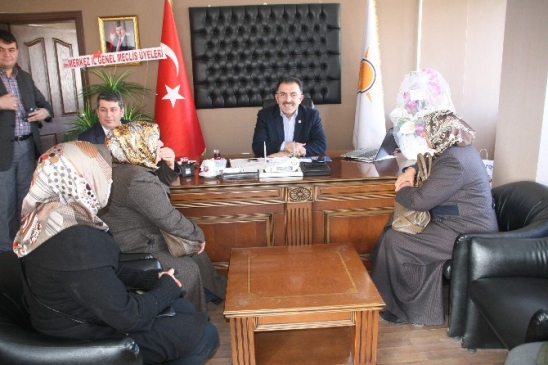 Yozgat'ta Milletvekilinin Düzenlediği Halk Günü İlgi Gördü