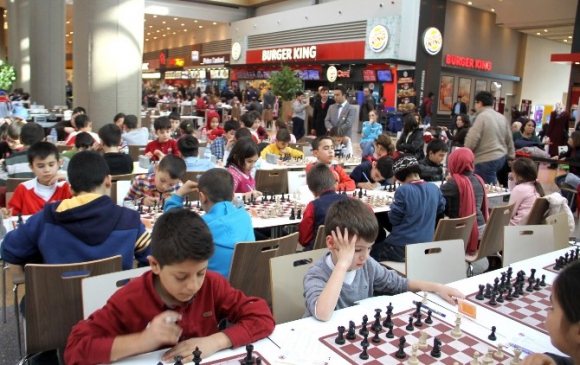 Satrancın Ustaları Piazza'da Yarıştı