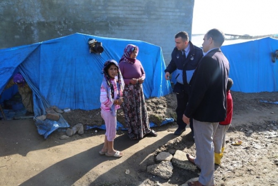 Torbalı Belediyesi'nden Suriyeli Ailelere Kışlık Yardımı