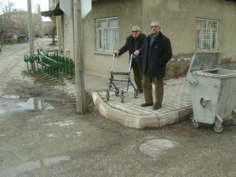 Doğanşehir'de Yüksek Kaldırım Sorunu