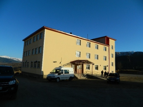 Posof Anadolu İmam Hatip Okulunun Taşınması Ertelendi