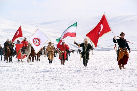 Buz Tutan Göl Üzerinde At Festivali