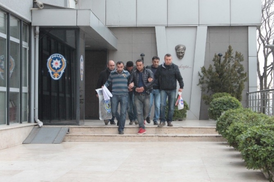 Sahte Polisleri Kırmızı Ayakkabıları Yakalattı