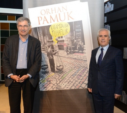 Orhan Pamuk Nilüfer'de Okurlarıyla Buluştu