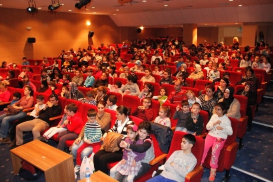 Başkan Piriştina'dan Küçük Dostlara Tatil Hediyesi