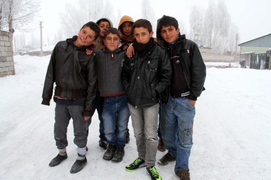 Tek Eğlenceleri Misket Ve Top Oynamak