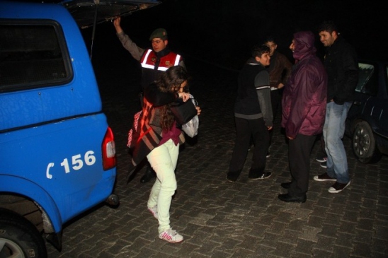 45 Kişi 1900 Metrede Mahsur Kaldı