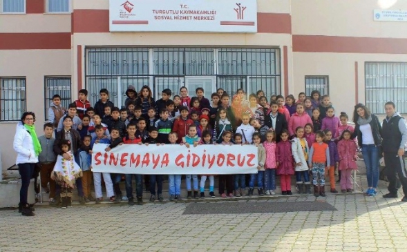 Türkiye Gençlik Ve Spor Konfederasyonu 110 Çocuğu Sinemaya Götürdü